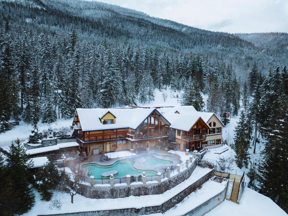 Halcyon Hot Springs Resort Экстерьер фото
